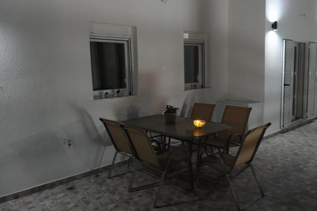 Filippou Luxury Apartments Flogita Exterior photo